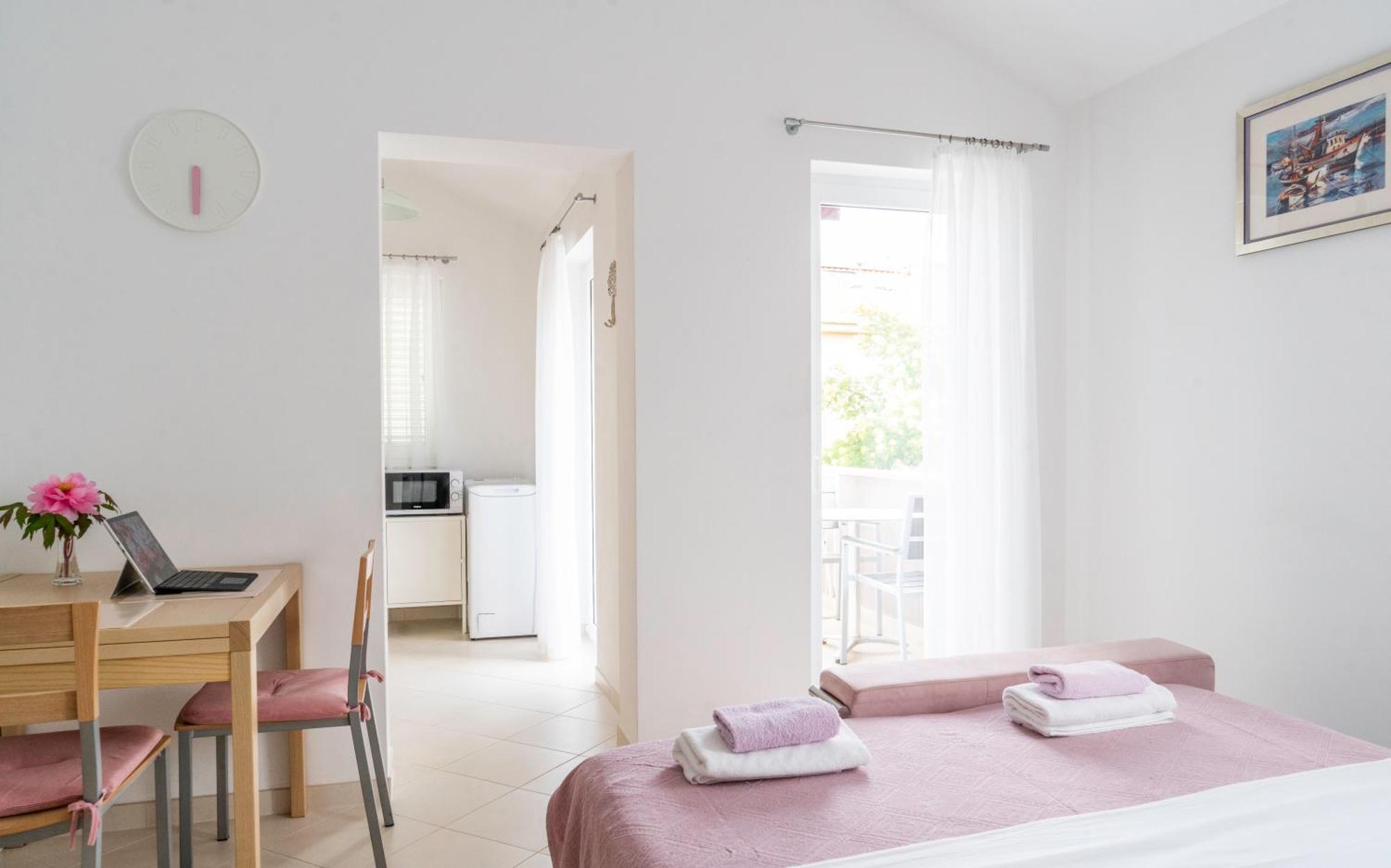 Apartments Lila Cres Luaran gambar