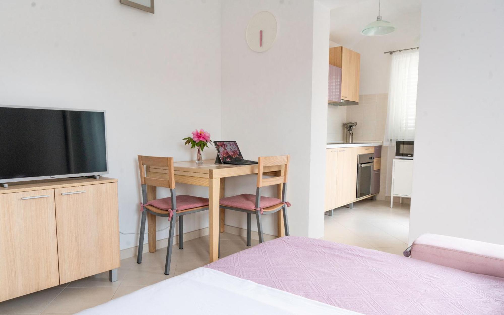 Apartments Lila Cres Luaran gambar