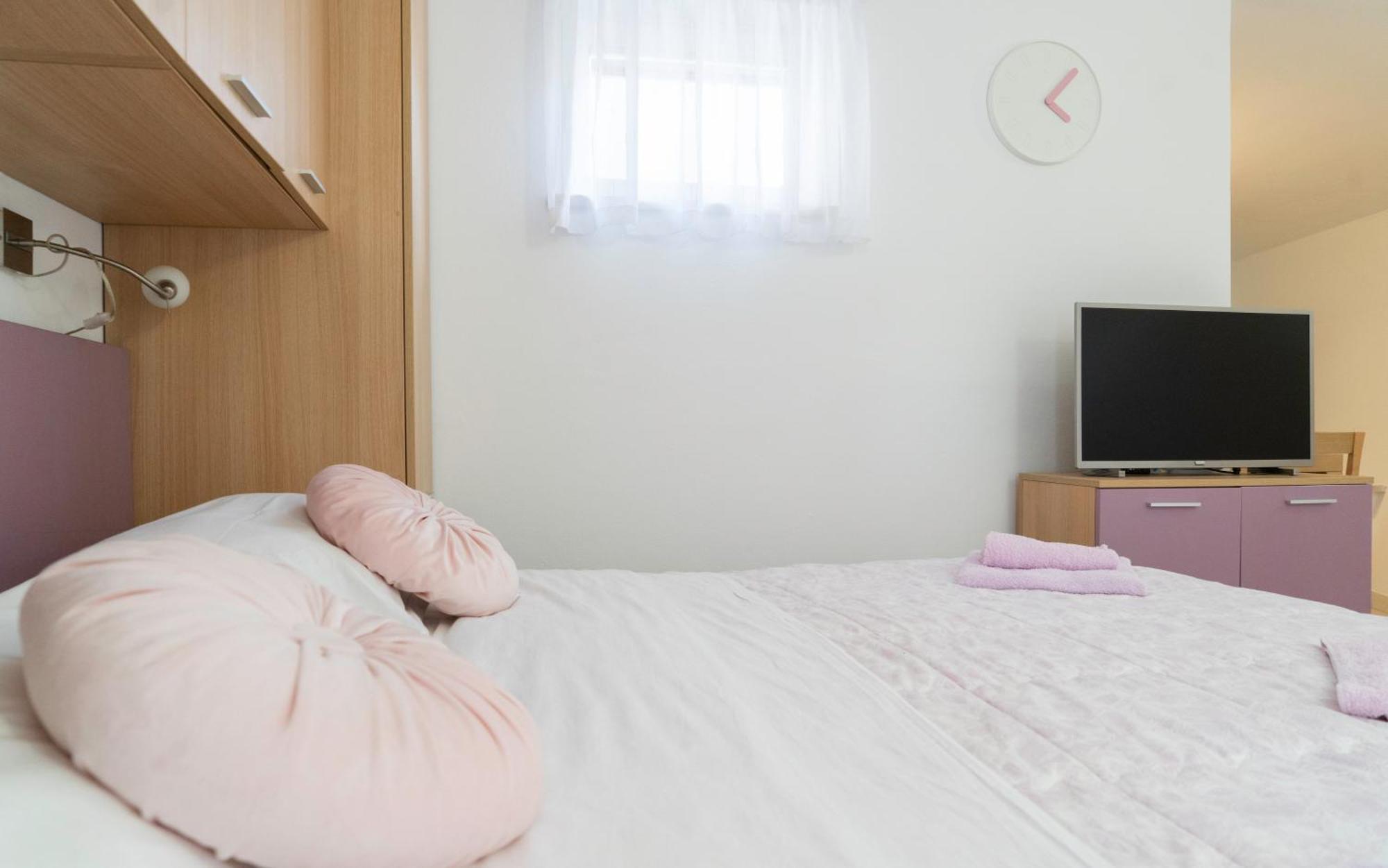 Apartments Lila Cres Bilik gambar