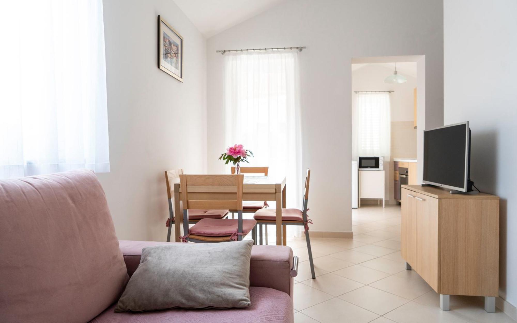 Apartments Lila Cres Bilik gambar