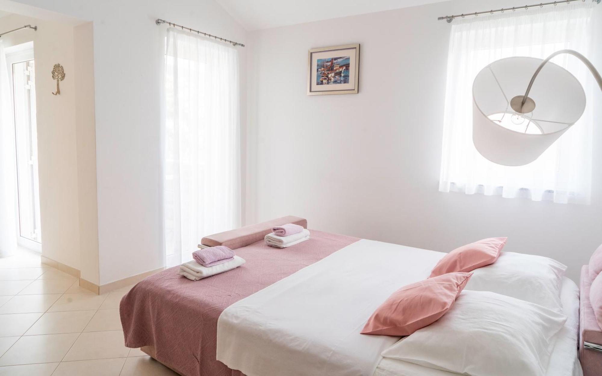 Apartments Lila Cres Bilik gambar