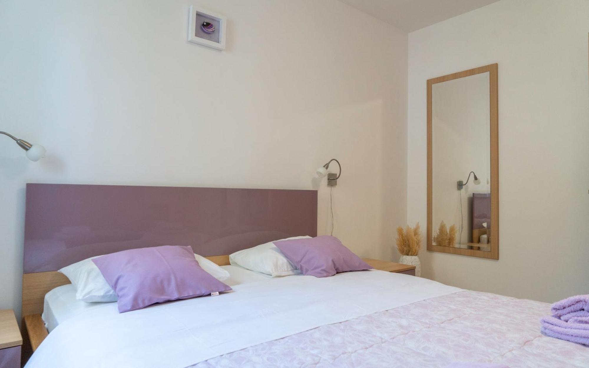 Apartments Lila Cres Bilik gambar