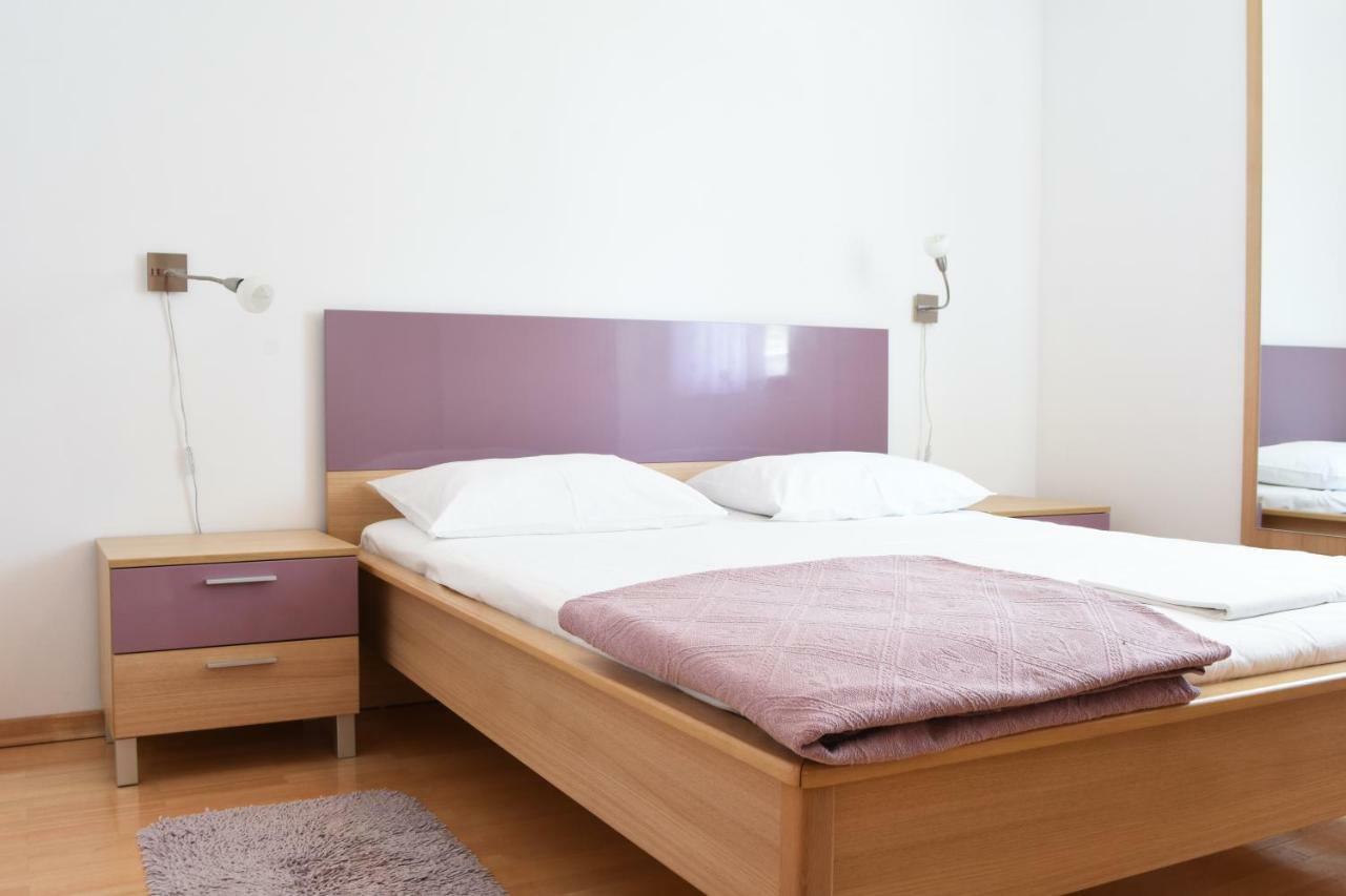 Apartments Lila Cres Luaran gambar